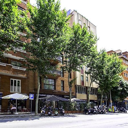 Short Stay Group Camp Nou Serviced Apartments Barcelona Bagian luar foto