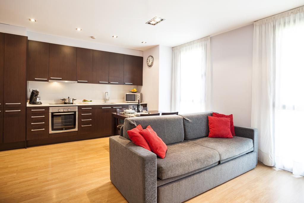 Short Stay Group Camp Nou Serviced Apartments Barcelona Bagian luar foto
