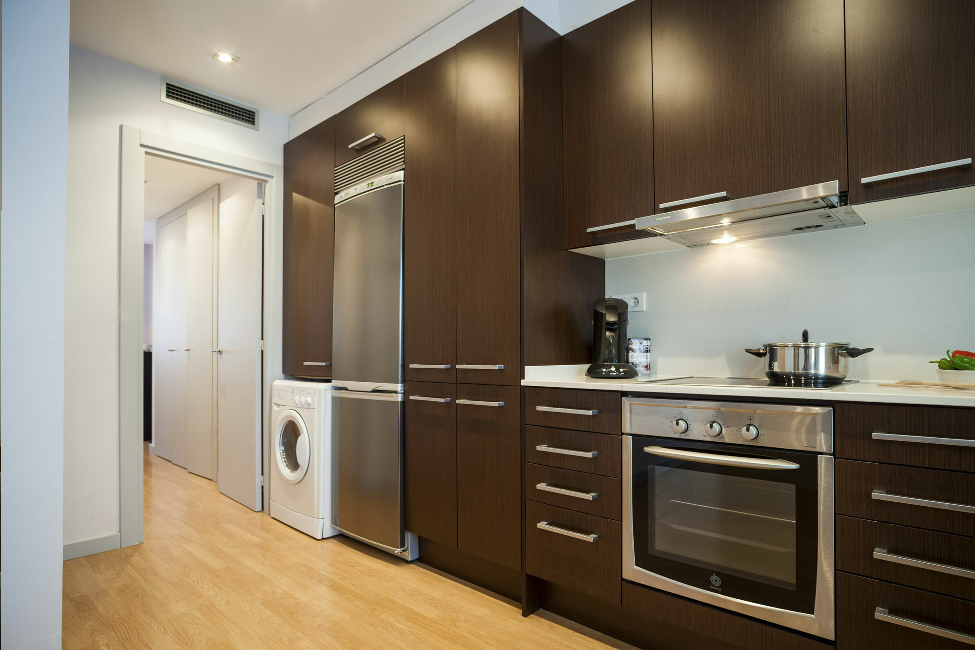 Short Stay Group Camp Nou Serviced Apartments Barcelona Bagian luar foto