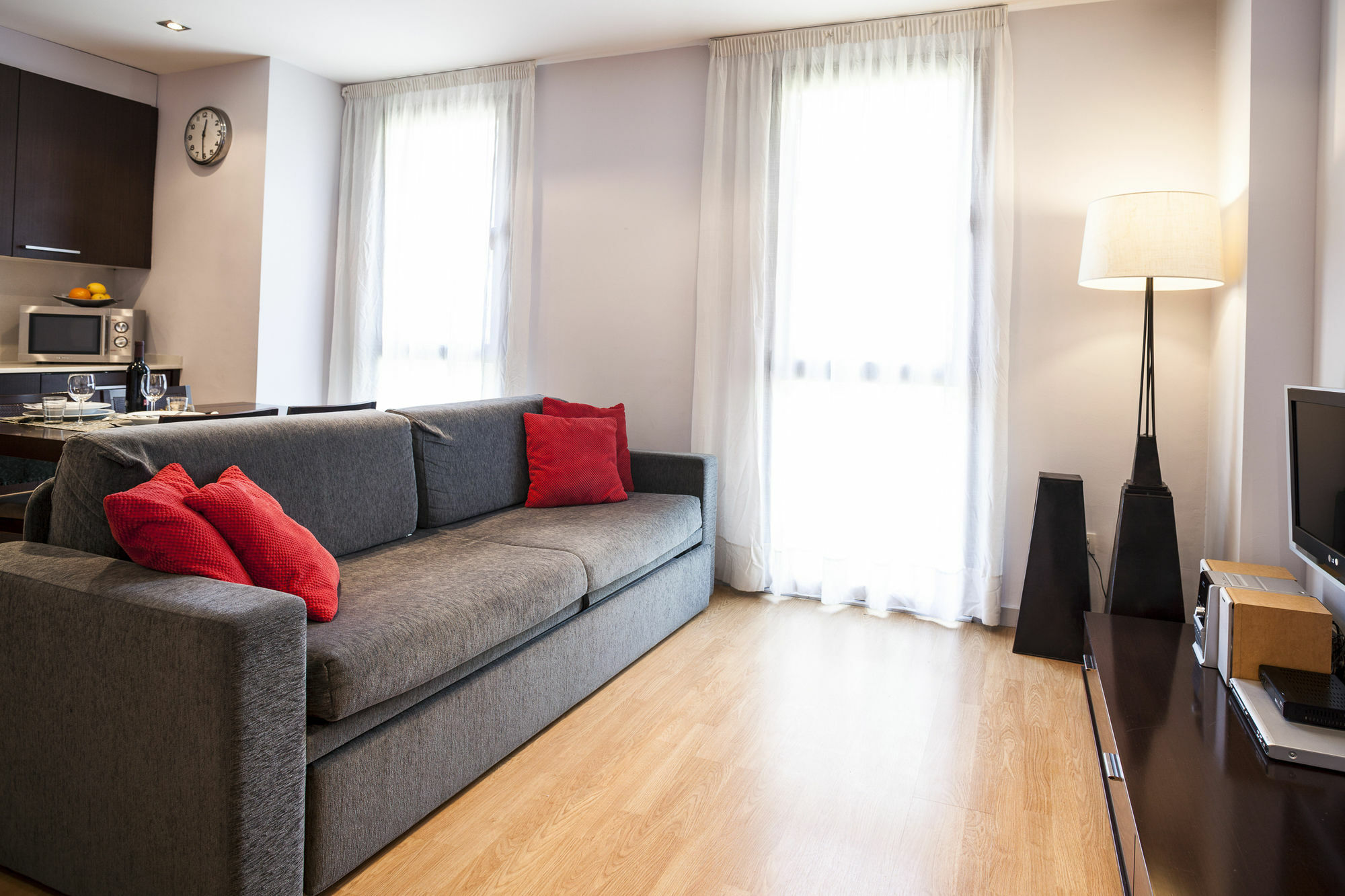 Short Stay Group Camp Nou Serviced Apartments Barcelona Bagian luar foto