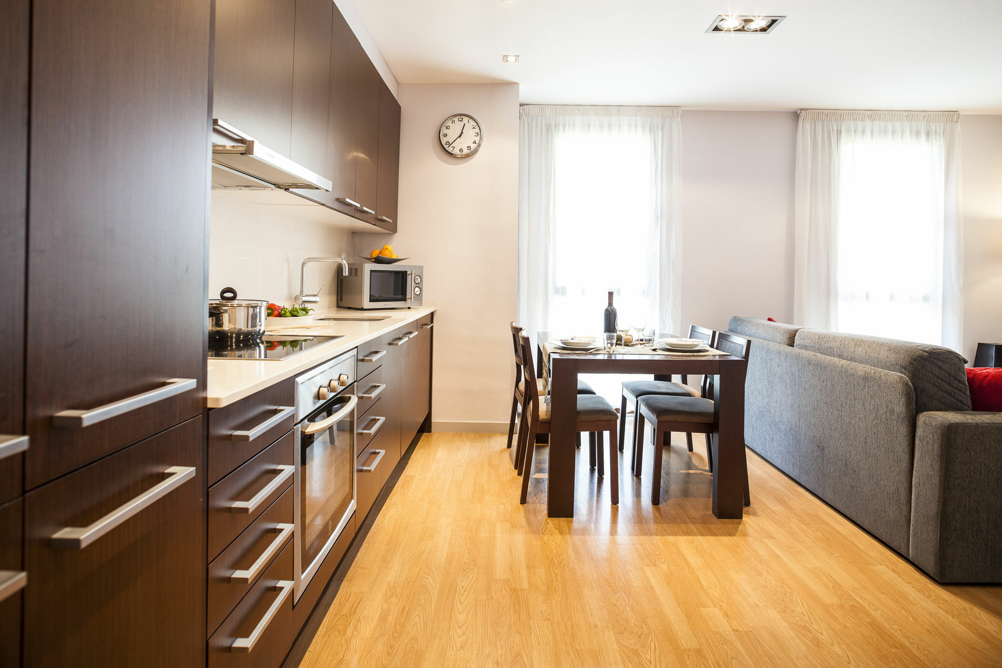 Short Stay Group Camp Nou Serviced Apartments Barcelona Bagian luar foto